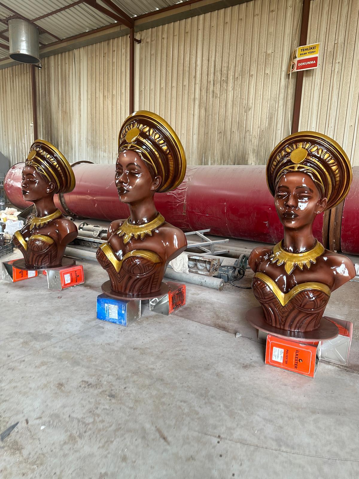 Afrikalı Kadın Büstleri